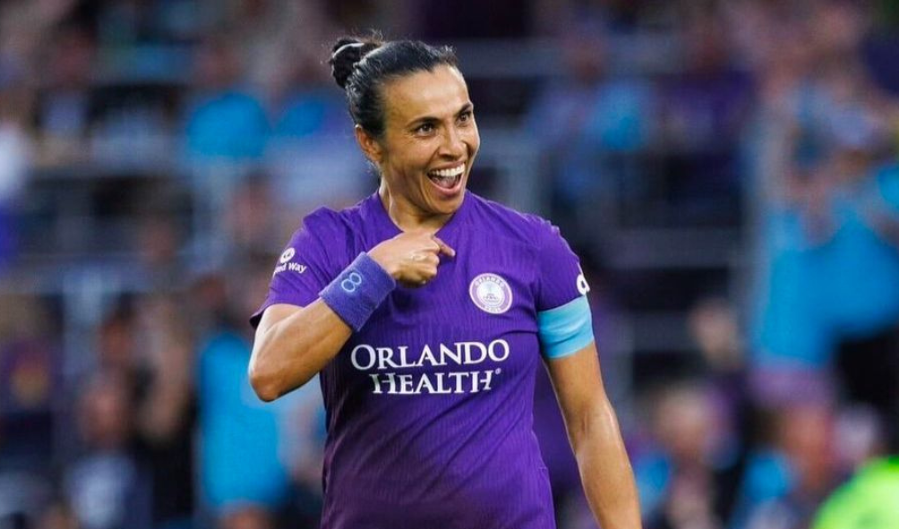 A brasileira Marta, seis vezes eleita a melhor jogadora do mundo, conquistou seu primeiro título como atleta do Orlando Pride, dos Estados Unidos.